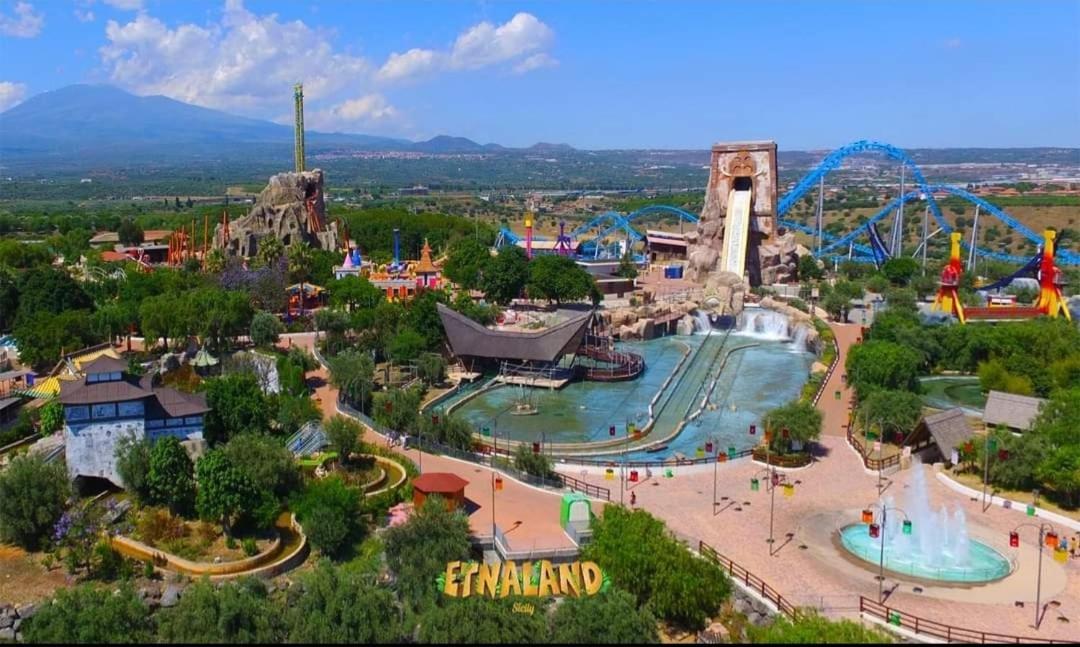 Sunset Valley Village Motta SantʼAnastasia Екстериор снимка